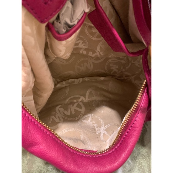 Michael Kors Fulton Fushia Large Leather Bag - Picture 10 of 11